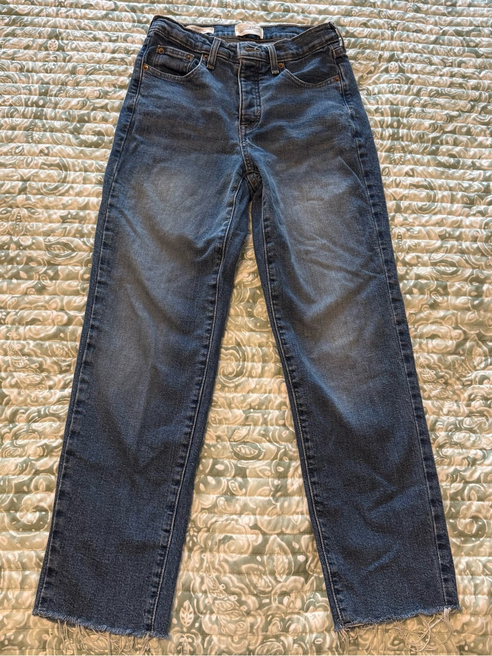 Universal Thread Dark Blue Straight-Leg Women’s Jeans